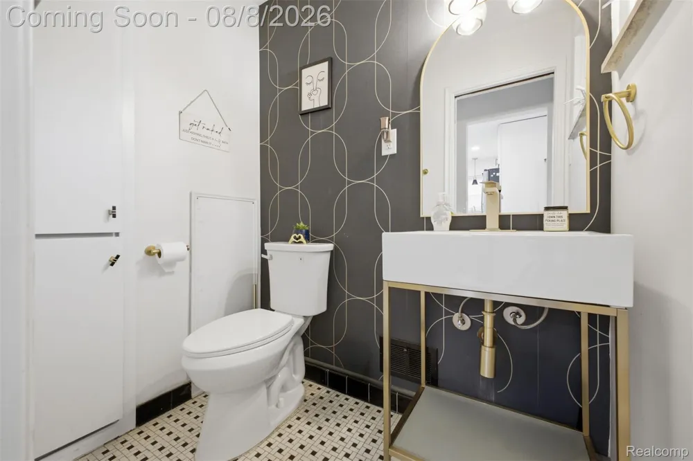 21840 Kenosha Street Oak Park City, MI 48237