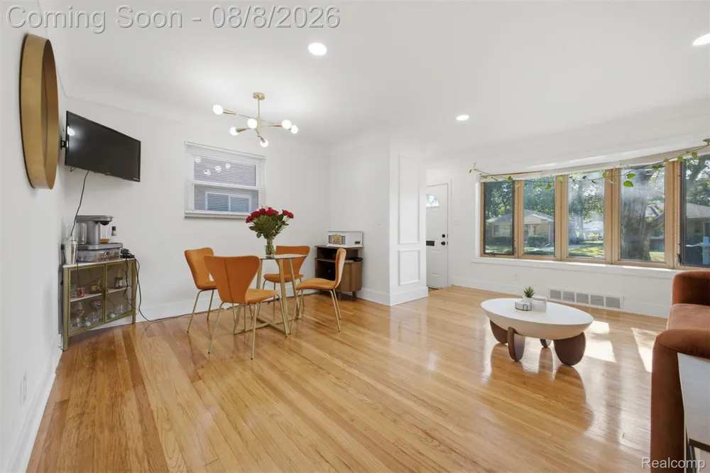 21840 Kenosha Street Oak Park City, MI 48237