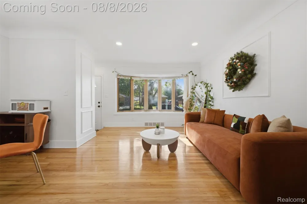 21840 Kenosha Street Oak Park City, MI 48237