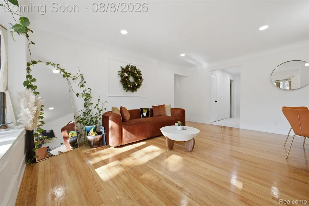21840 Kenosha Street Oak Park City, MI 48237