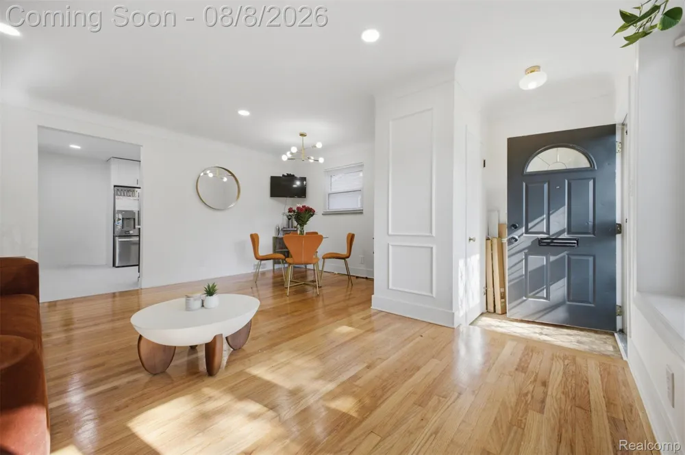 21840 Kenosha Street Oak Park City, MI 48237