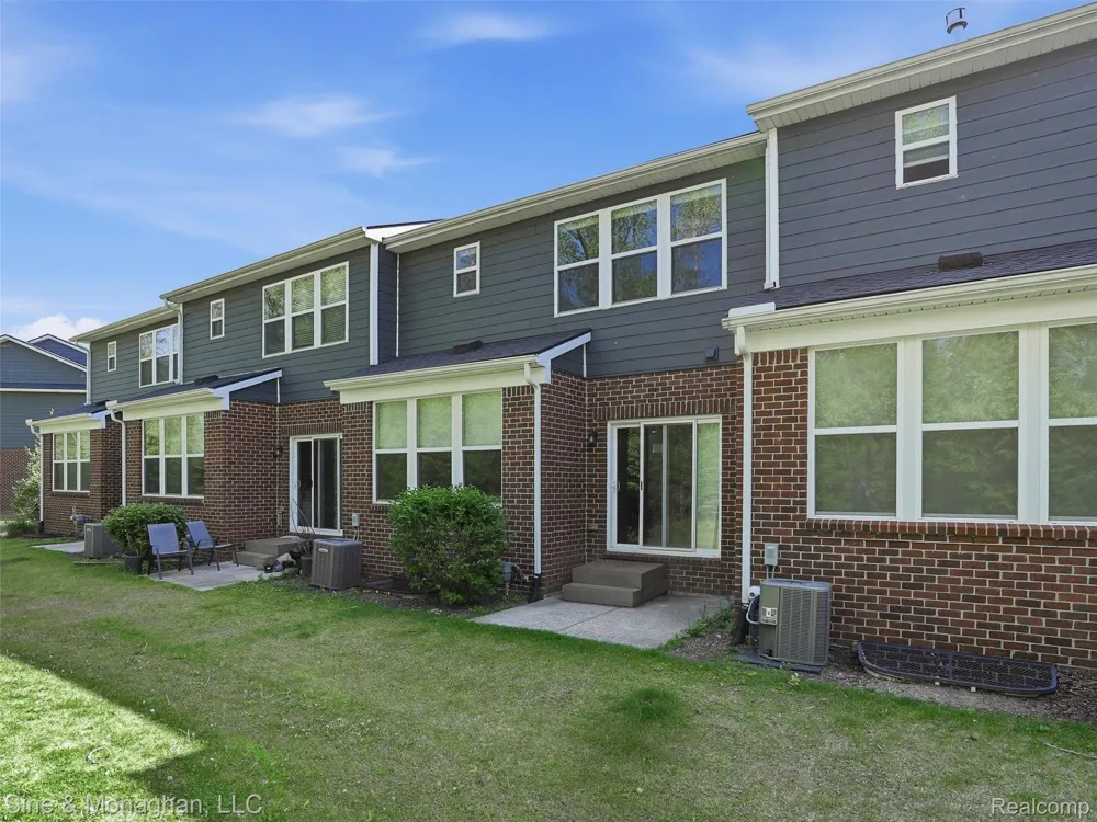 24827 Ivy Novi City, MI 48375