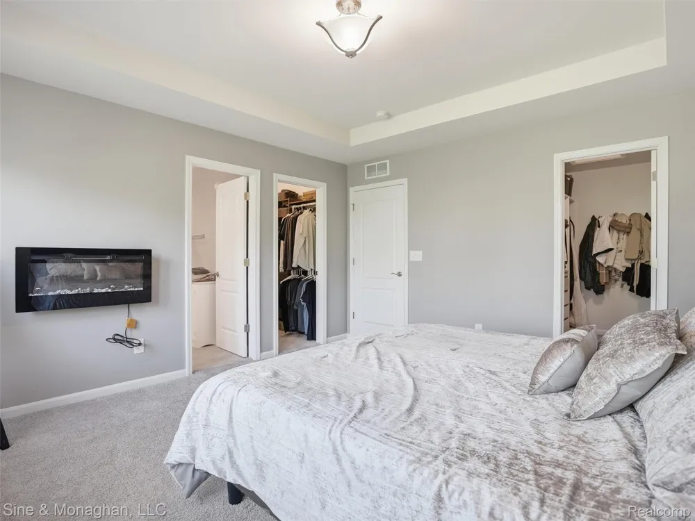 24827 Ivy Novi City, MI 48375