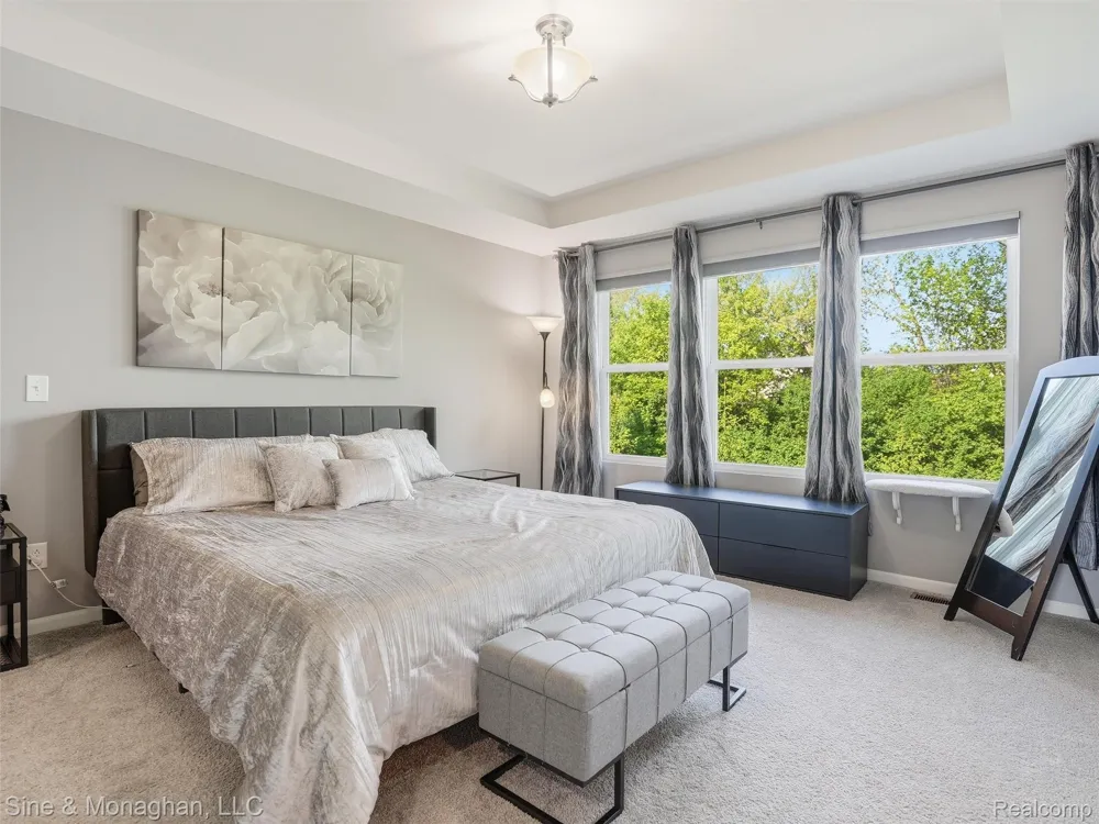 24827 Ivy Novi City, MI 48375