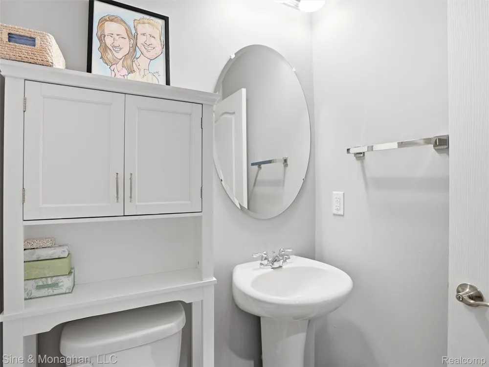 24827 Ivy Novi City, MI 48375