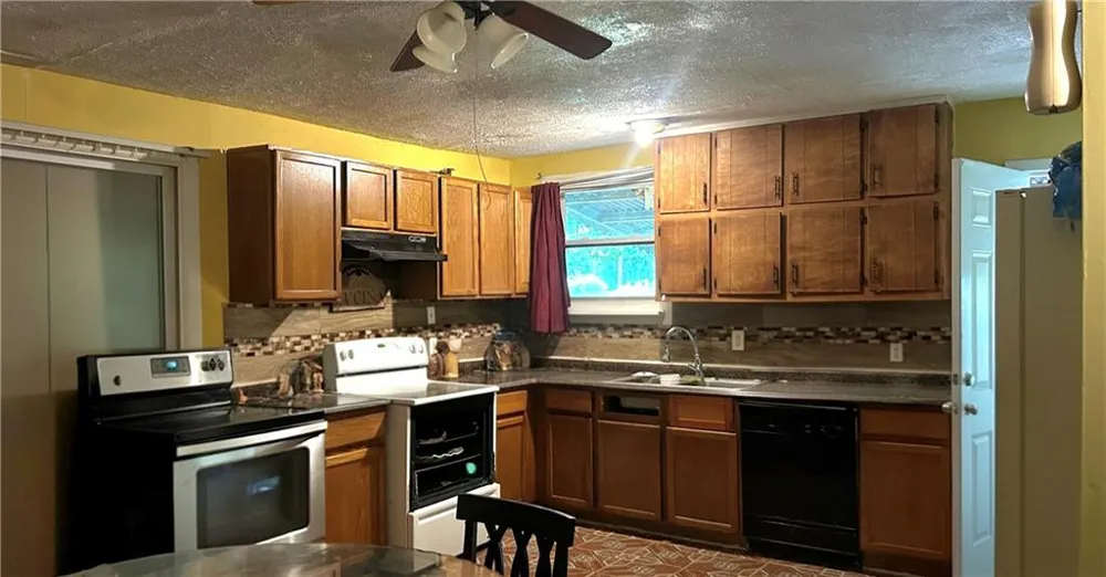 5405 Lee Circle Forest Park, GA 30297