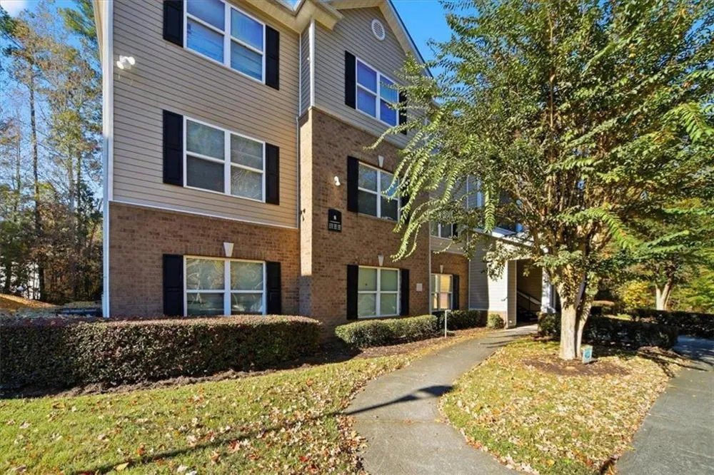 8201 Fairington Village Drive Lithonia, GA 30038