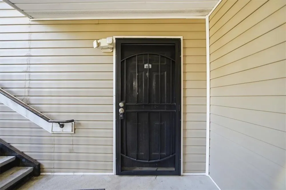 8201 Fairington Village Drive Lithonia, GA 30038
