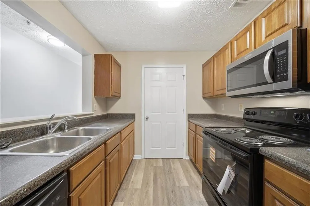 8201 Fairington Village Drive Lithonia, GA 30038
