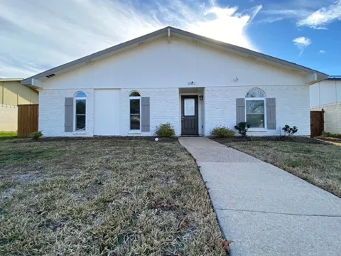 2032 Kings Road