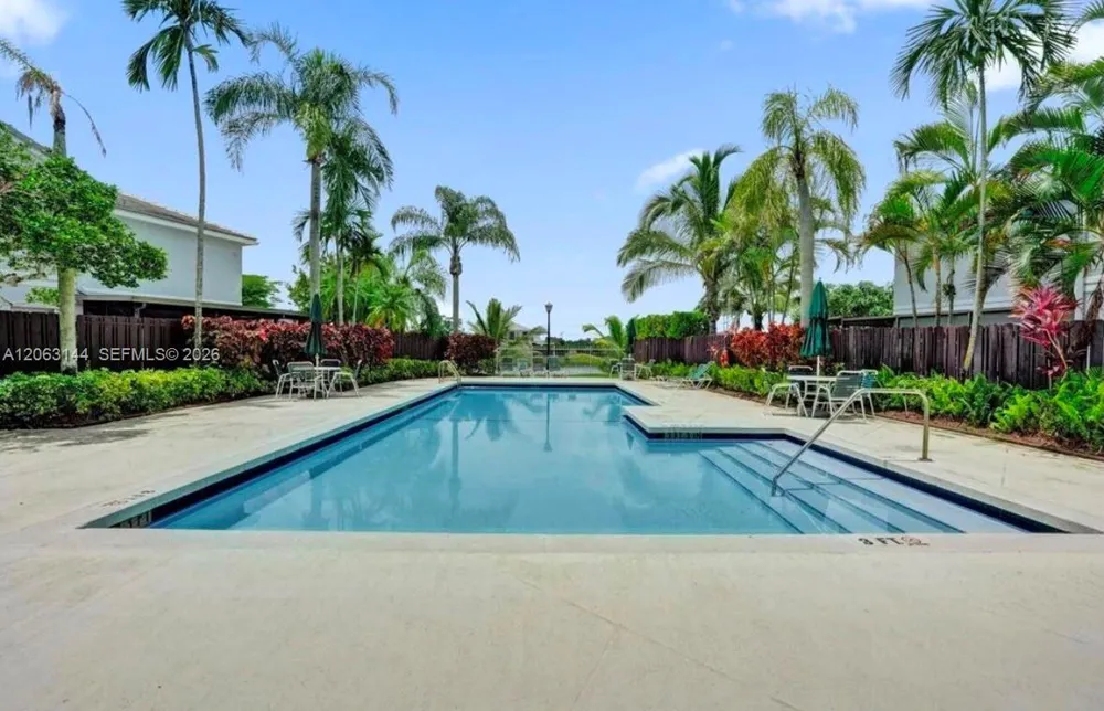 4771 Grapevine Way Davie, FL 33331