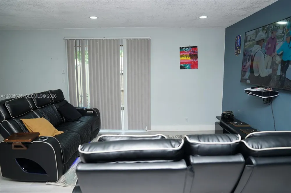 4332 NW 3rd Terrace Deerfield Beach, FL 33064