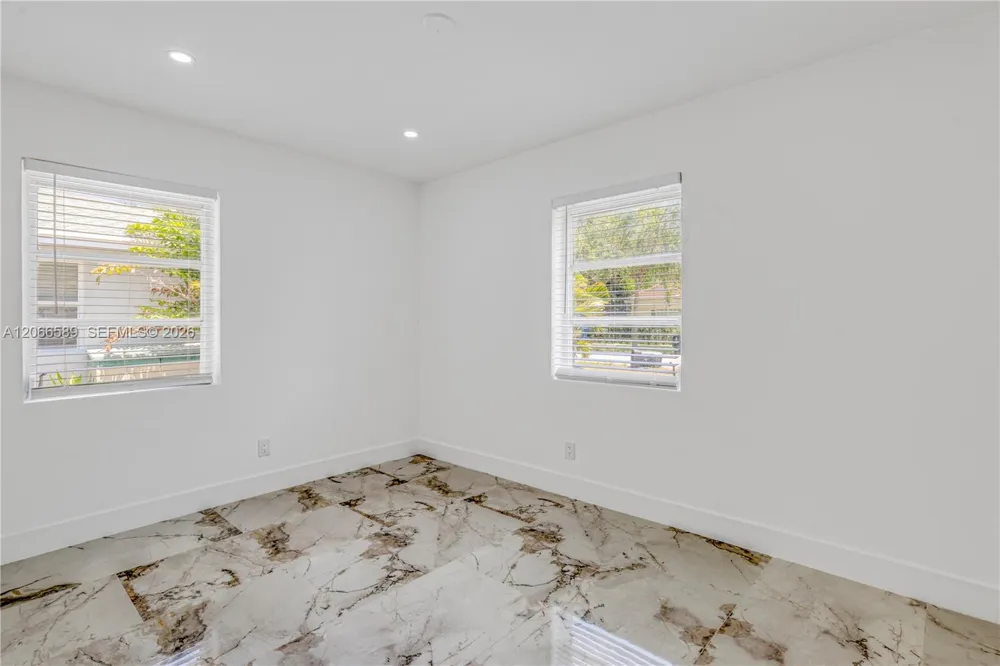 809 SW 17th St #1 Fort Lauderdale, FL 33315