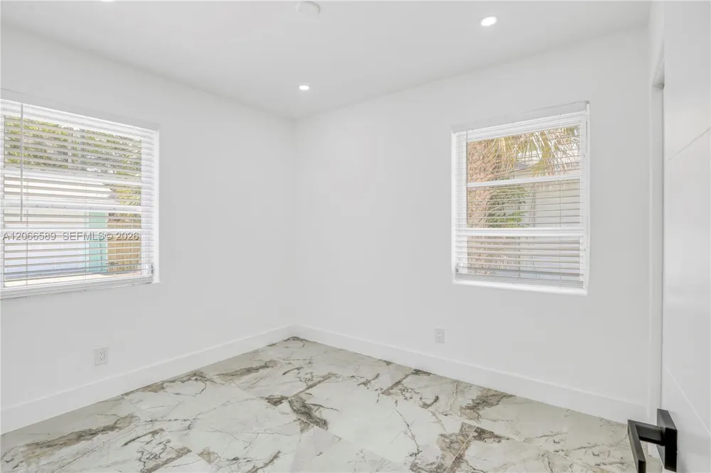 809 SW 17th St #1 Fort Lauderdale, FL 33315