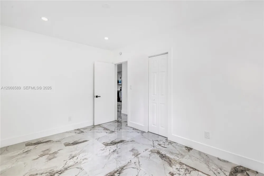 809 SW 17th St #1 Fort Lauderdale, FL 33315