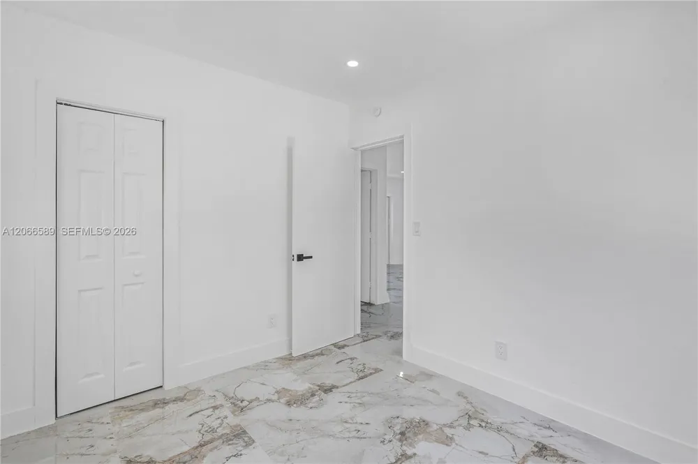 809 SW 17th St #1 Fort Lauderdale, FL 33315