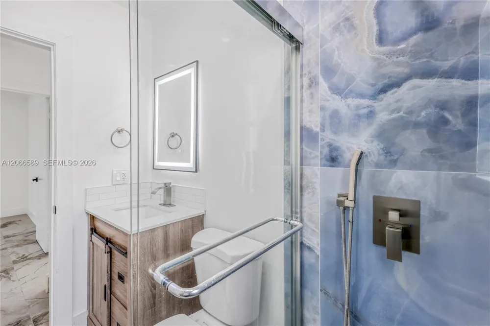 809 SW 17th St #1 Fort Lauderdale, FL 33315