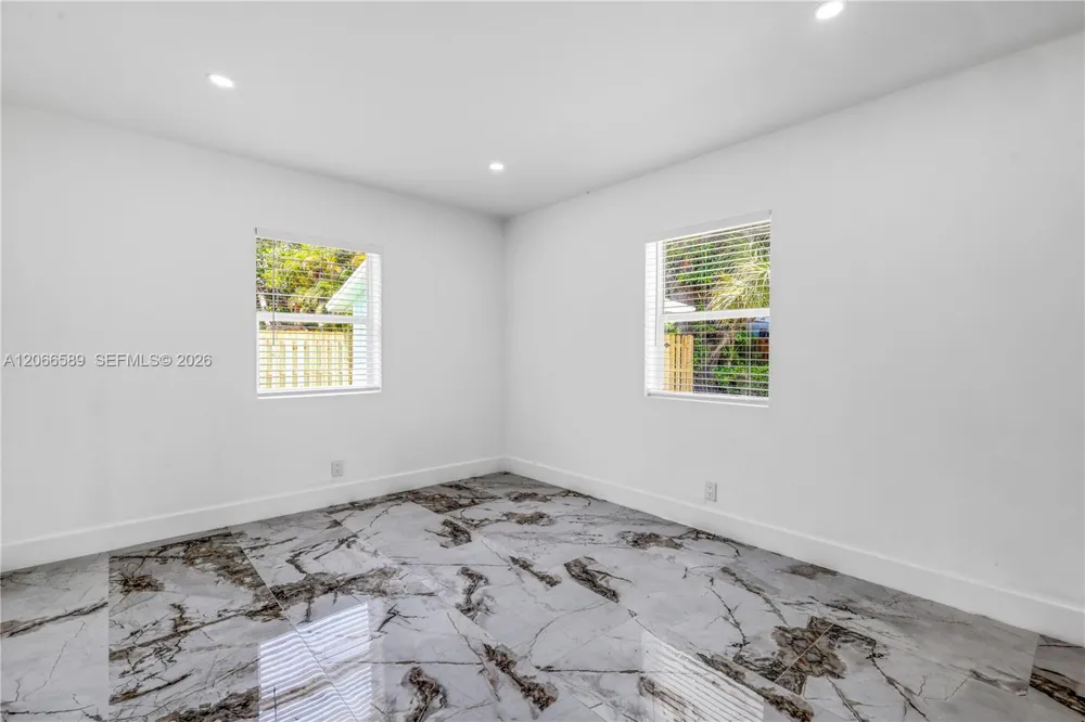 809 SW 17th St #1 Fort Lauderdale, FL 33315