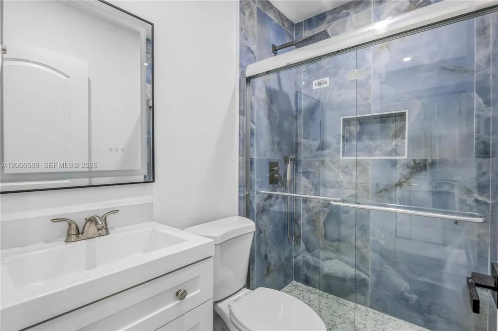 809 SW 17th St #1 Fort Lauderdale, FL 33315