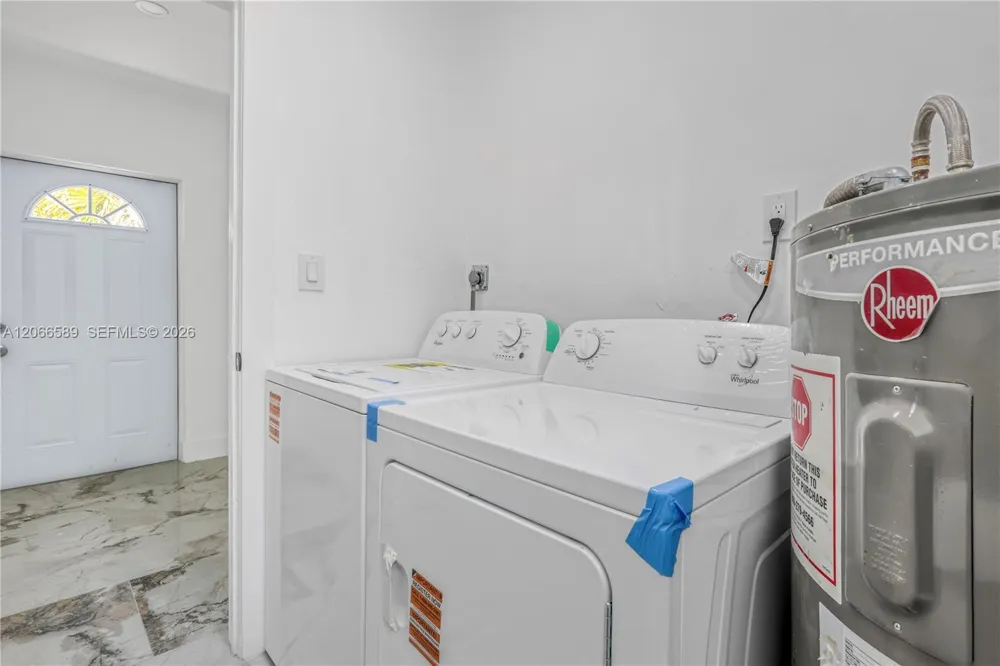 809 SW 17th St #1 Fort Lauderdale, FL 33315