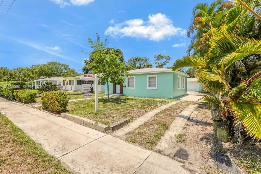 809 SW 17th St #1 Fort Lauderdale, FL 33315