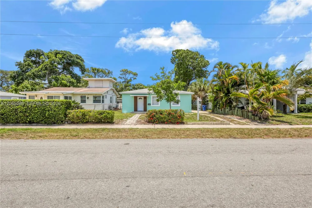 809 SW 17th St #1 Fort Lauderdale, FL 33315