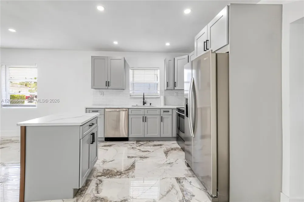 809 SW 17th St #1 Fort Lauderdale, FL 33315