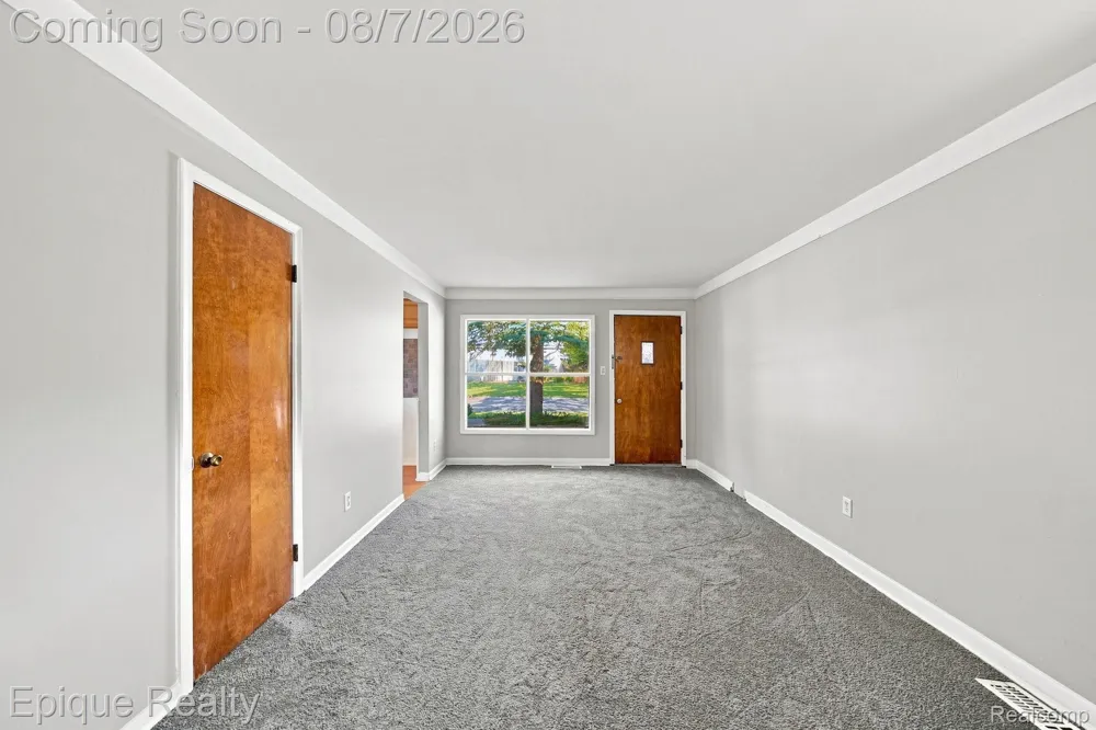 14589 Helen Street Southgate City, MI 48195