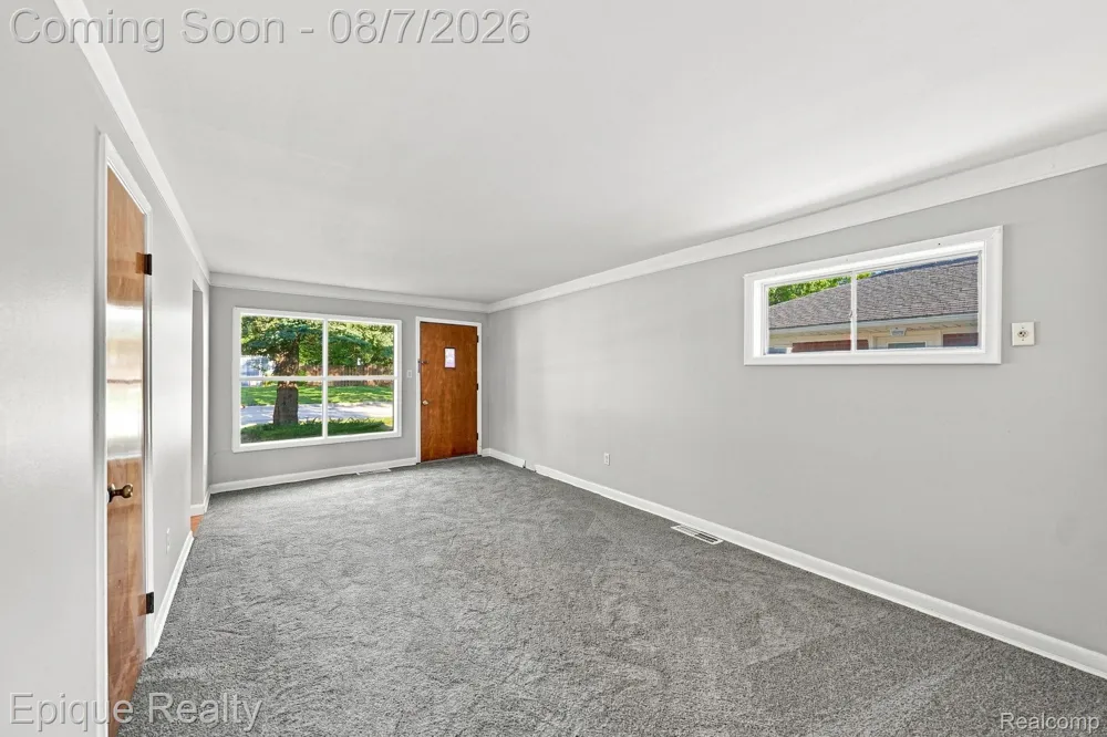 14589 Helen Street Southgate City, MI 48195