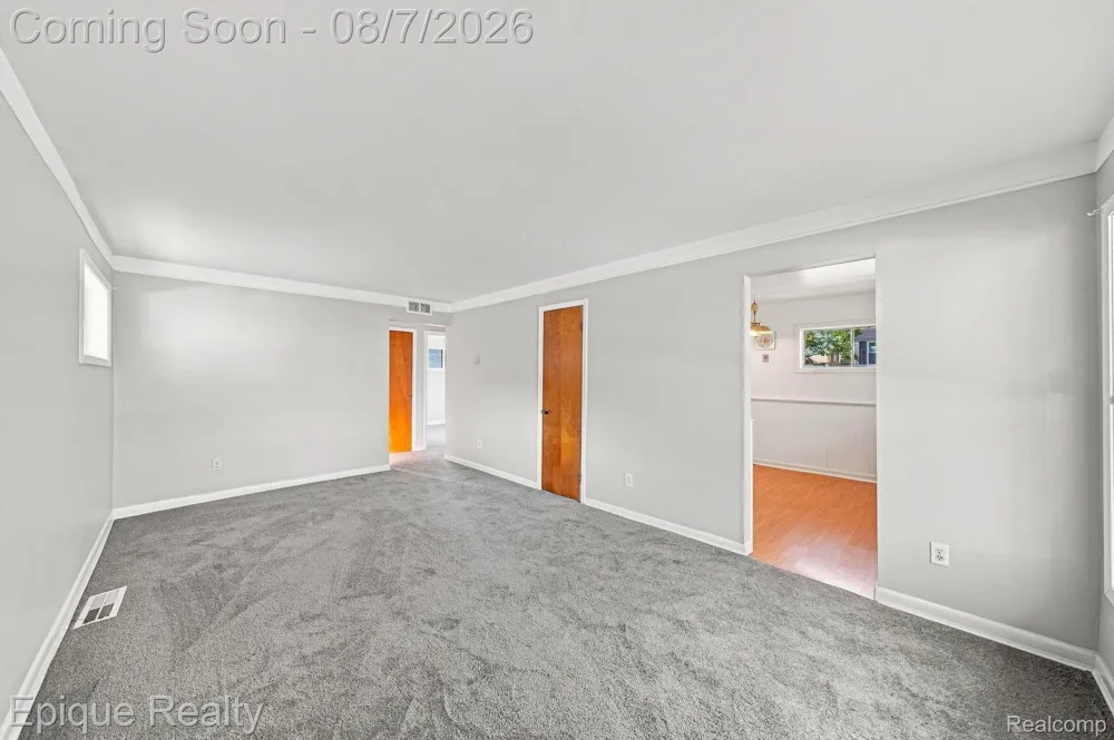 14589 Helen Street Southgate City, MI 48195