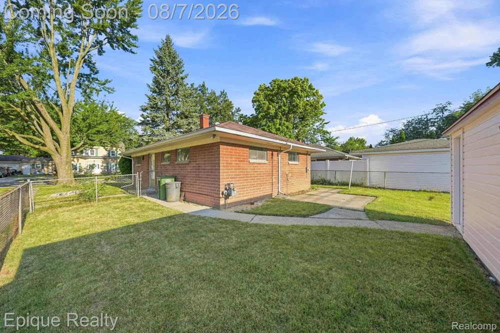 14589 Helen Street Southgate City, MI 48195