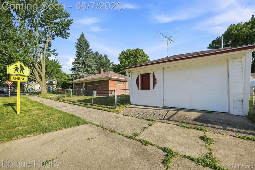 14589 Helen Street Southgate City, MI 48195