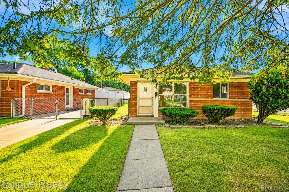 14589 Helen Street Southgate City, MI 48195