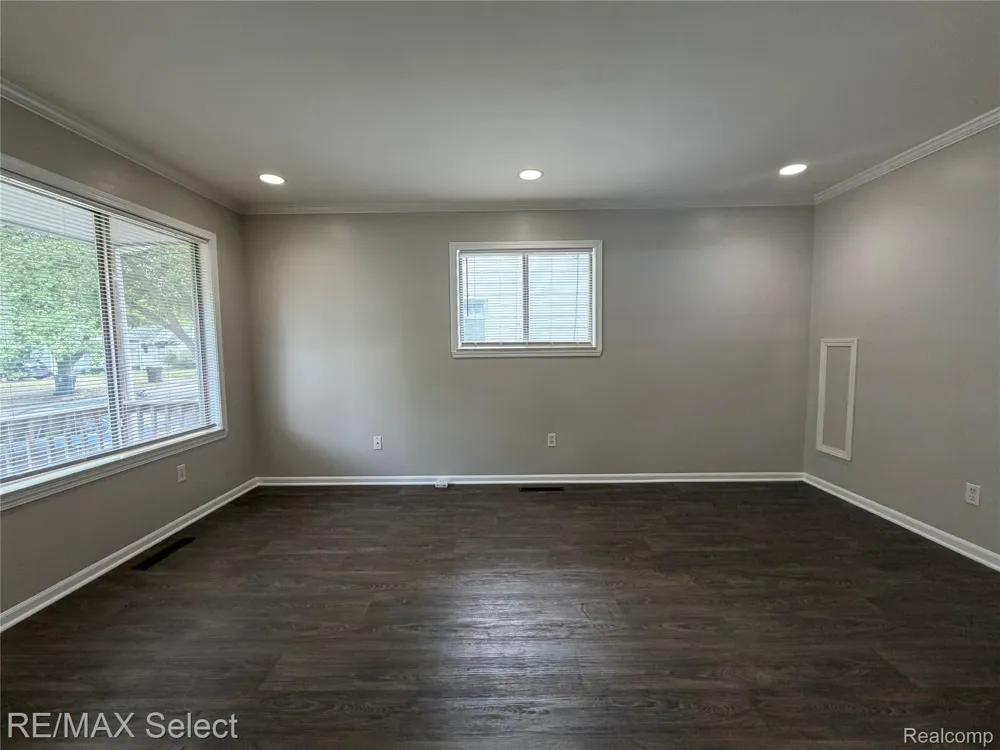 3717 Larchmont Street Flint City, MI 48532