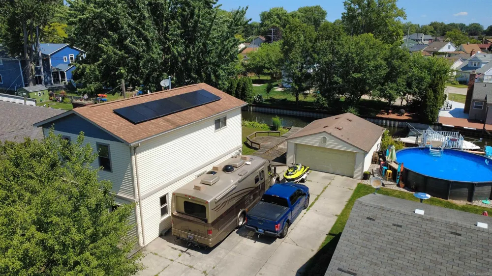 37886 Sunnybrook Street Harrison Charter Township, MI 48045