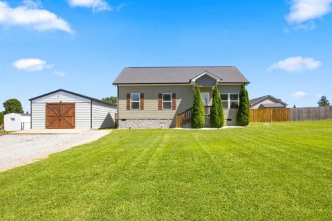 1204 Redden Ln