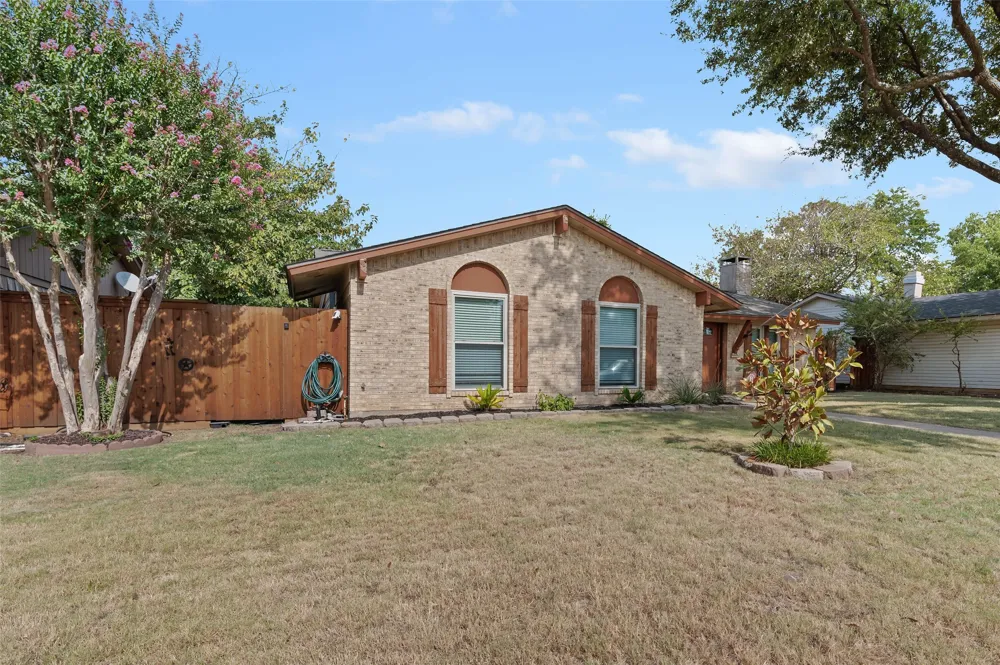 5514 Bishop Court Lake Dallas, TX 75065