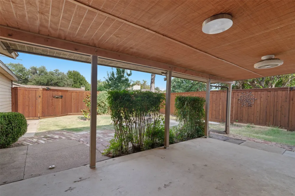 5514 Bishop Court Lake Dallas, TX 75065