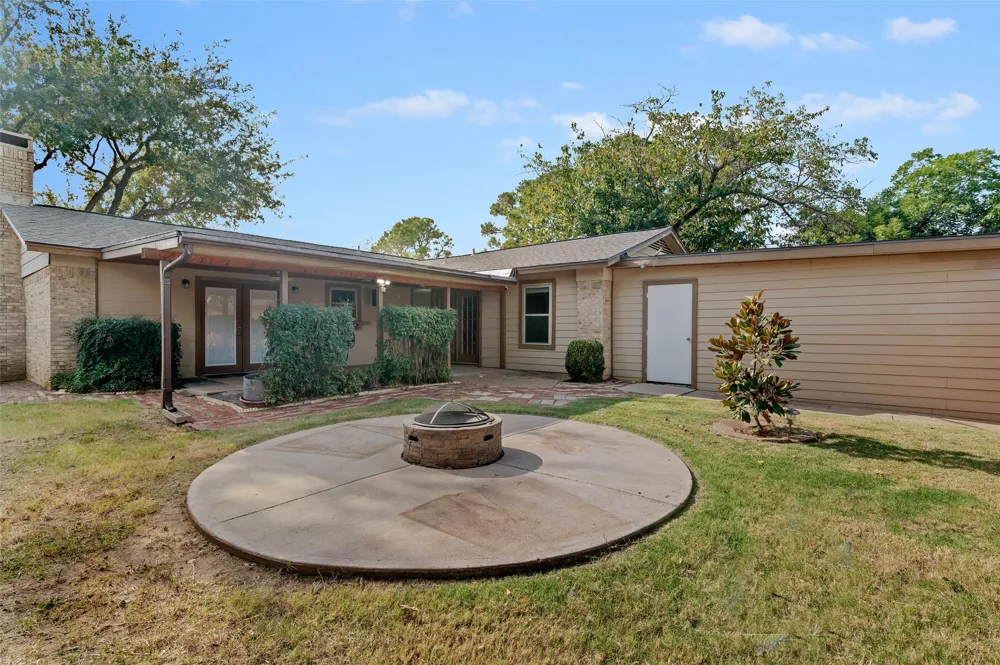 5514 Bishop Court Lake Dallas, TX 75065