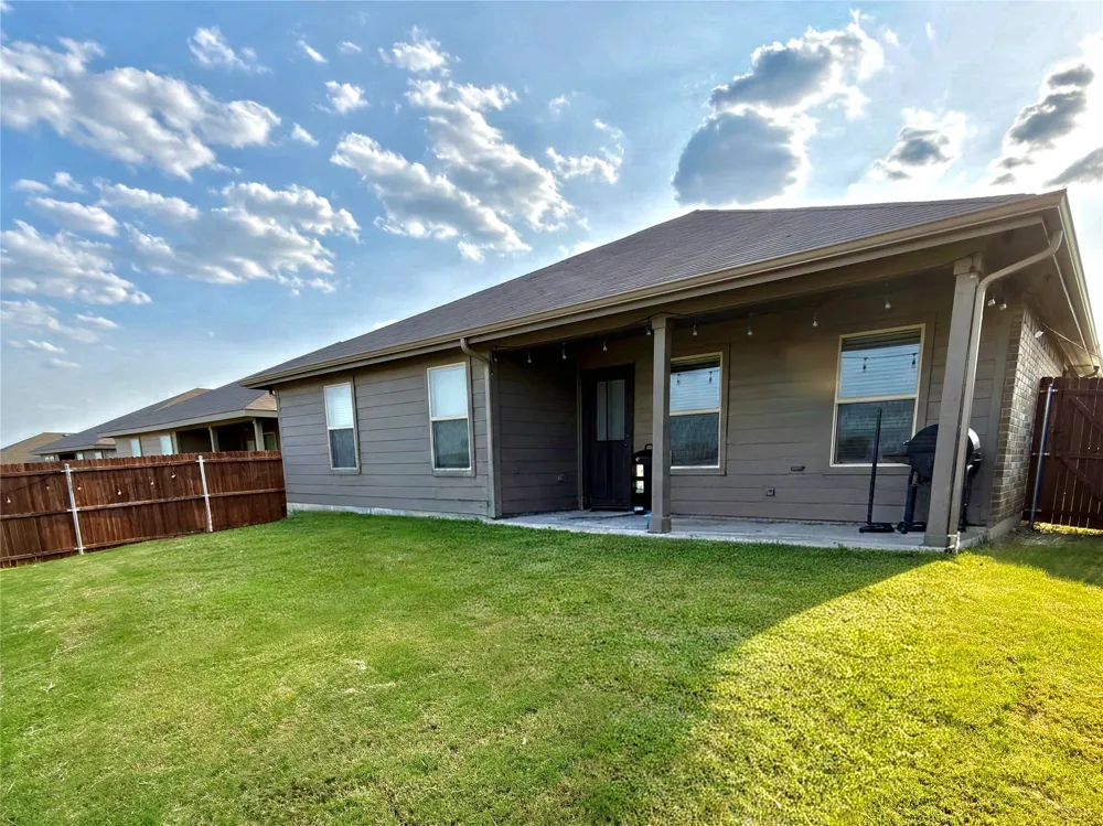 16628 Hay Valley Drive Justin, TX 76247