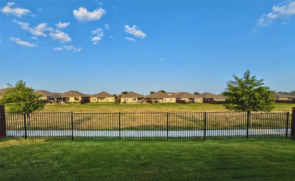 16628 Hay Valley Drive Justin, TX 76247