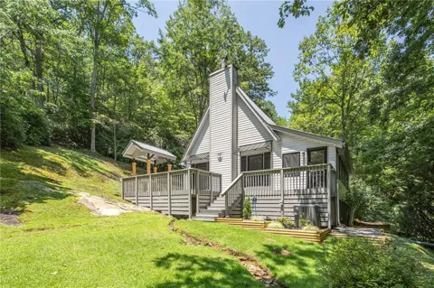 225 Cherokee Circle
