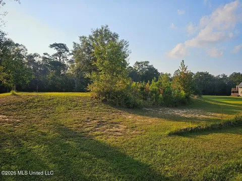 47 Ravenwood Drive