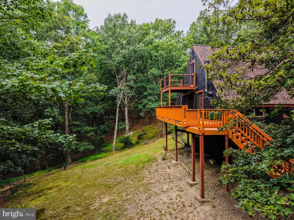 843 CEDAR RUN LANE Great Cacapon, WV 25422