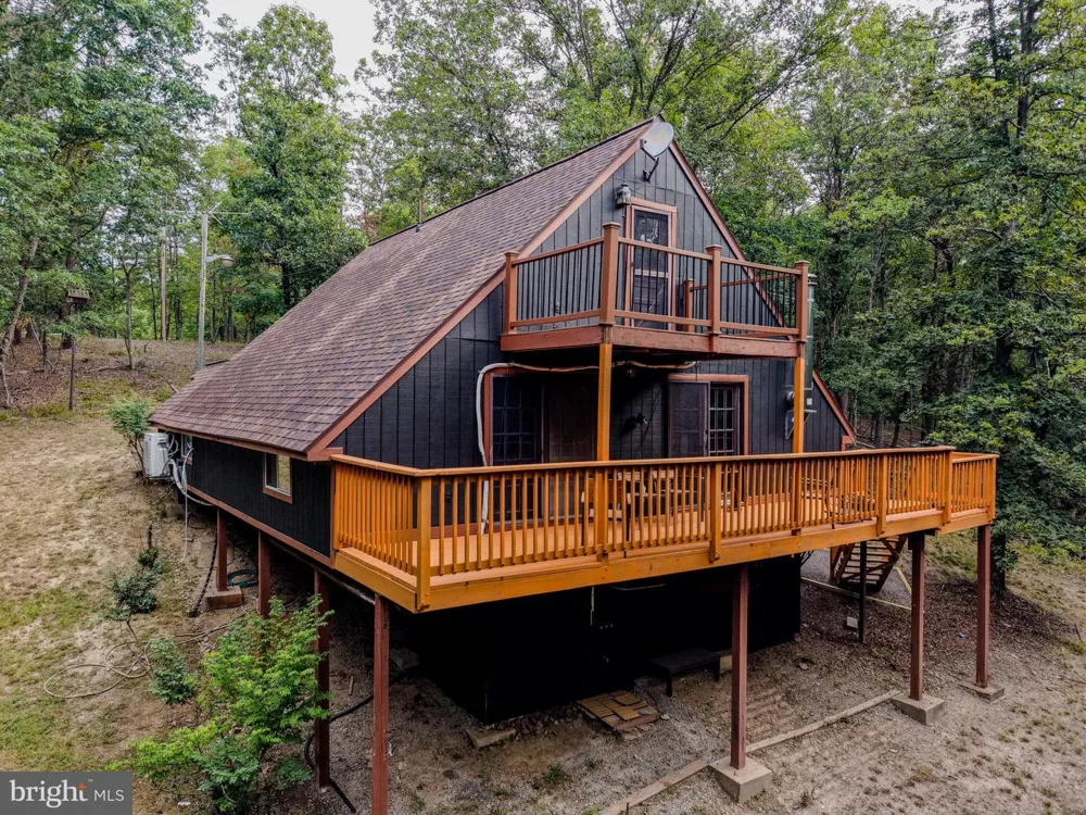 843 CEDAR RUN LANE Great Cacapon, WV 25422