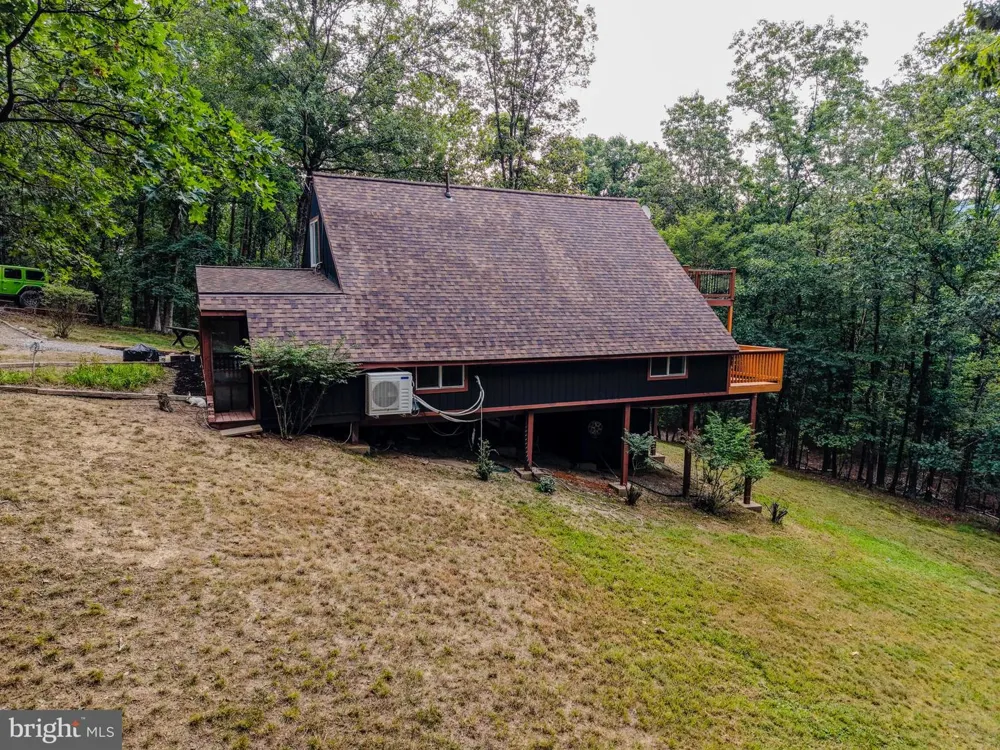 843 CEDAR RUN LANE Great Cacapon, WV 25422