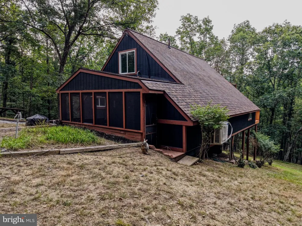 843 CEDAR RUN LANE Great Cacapon, WV 25422