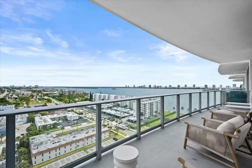 220 Lake Shore Drive #1513 Lake Park, FL 33403