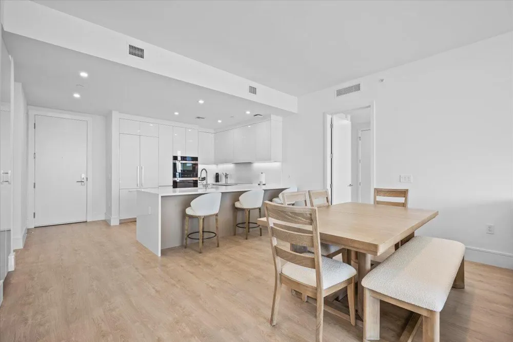 220 Lake Shore Drive #1513 Lake Park, FL 33403