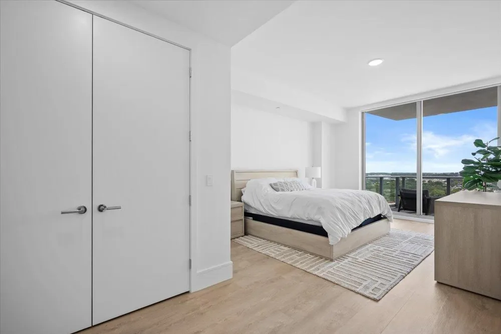 220 Lake Shore Drive #1513 Lake Park, FL 33403